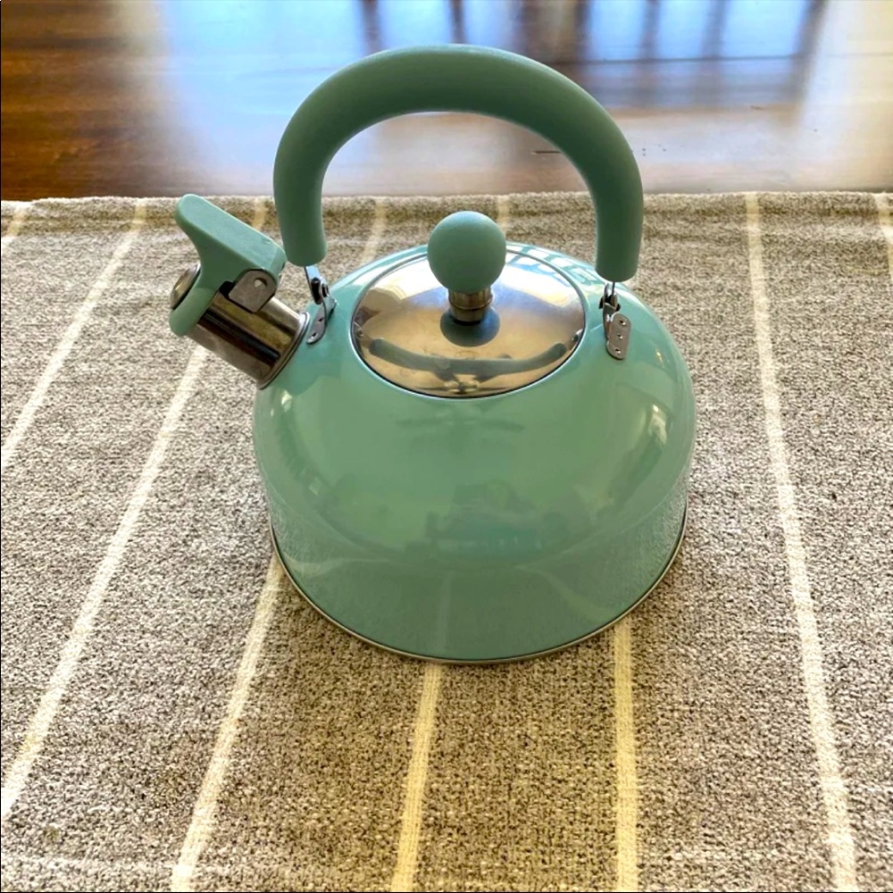 Tea kettle